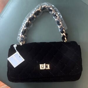 Shiraleah Evelyn Quilted Shoulder Bag